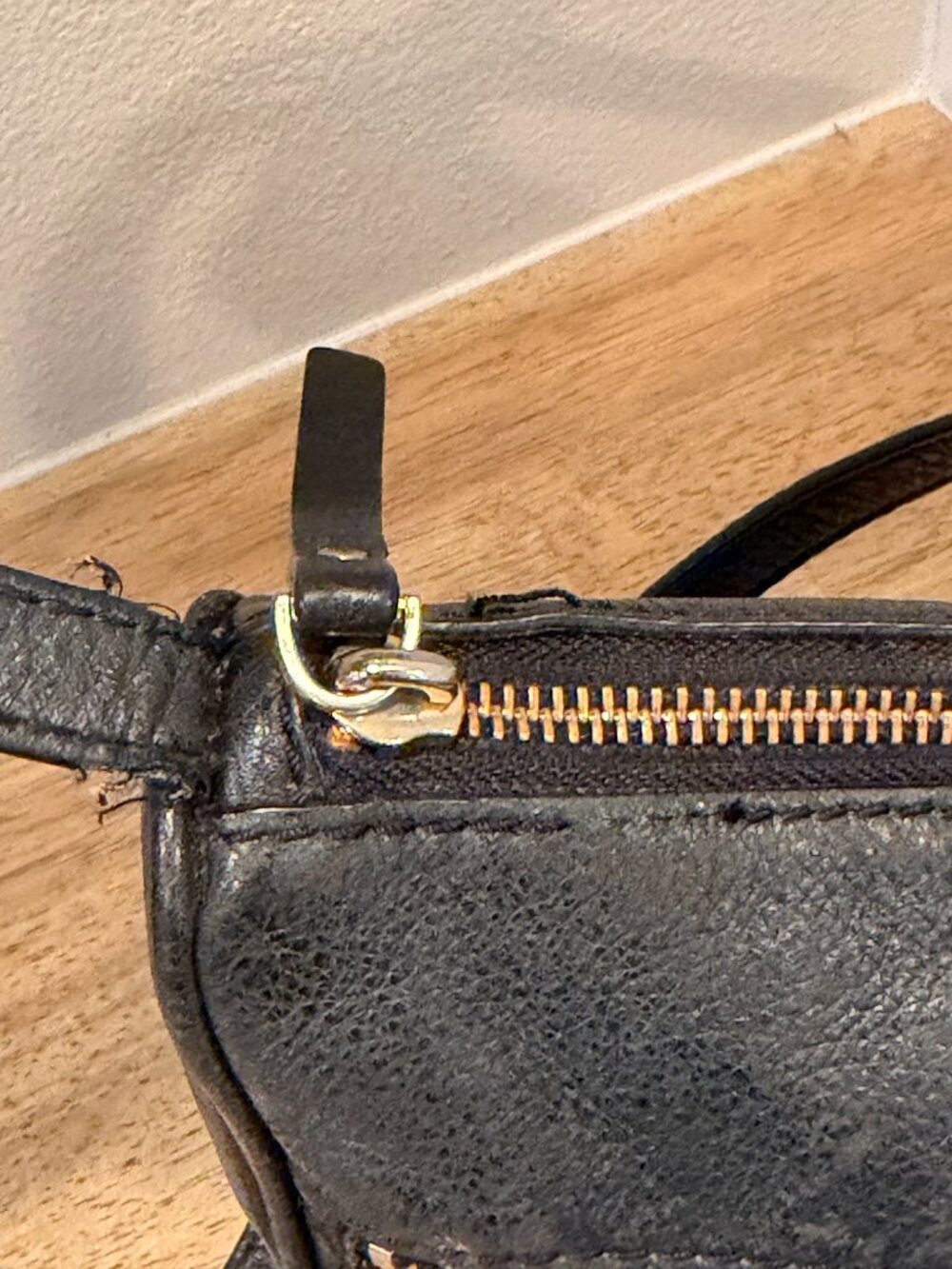 Kate Spade Black Pebbled Leather Crossbody Bag Gold Hardware - Picture 3 of 15